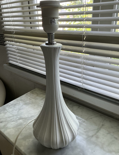 White fluted gloss ceramic - white,